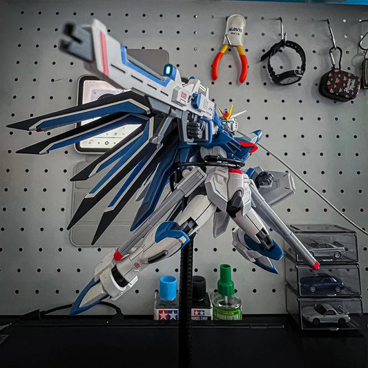 Flying Freedom HG 1/144 SEEDFREEDMO Mech Assembly Model Kit Action Figures Kids Toy Desktop Decoration Collectible Gift
